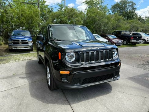 Used 2023 Jeep Renegade Latitude image 1