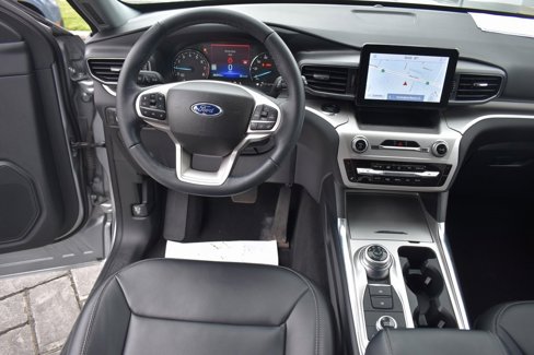 Used 2022 Ford Explorer XLT w/ Equipment Group 202A image 17