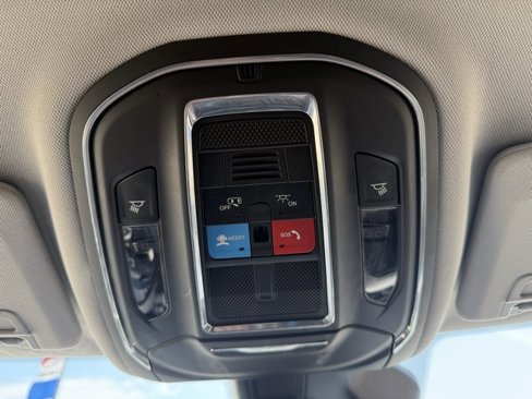 Used 2023 Jeep Grand Cherokee L Laredo image 27