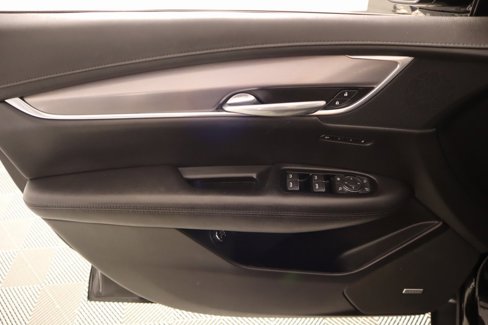 Used 2019 Cadillac XT5 Luxury w/ LPO, Black Ice Package image 17