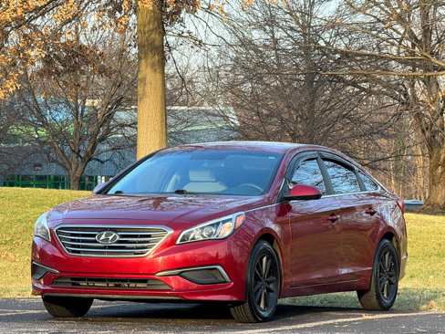 Used 2016 Hyundai Sonata SE image 2