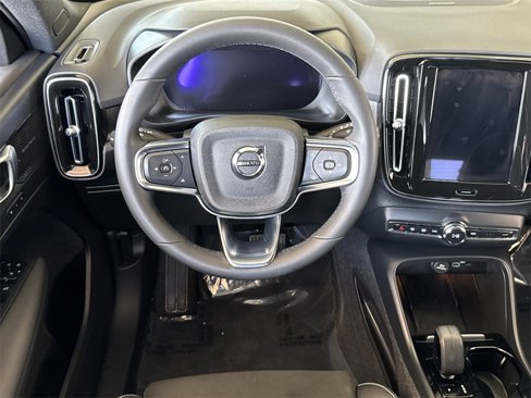 Certified 2023 Volvo XC40 Recharge Ultimate image 13