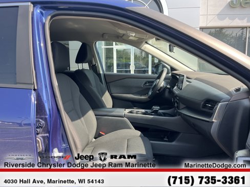Used 2023 Nissan Rogue S image 25