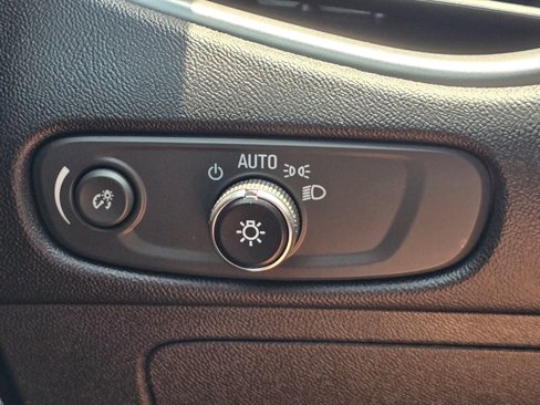 Used 2023 Chevrolet Malibu LT image 24