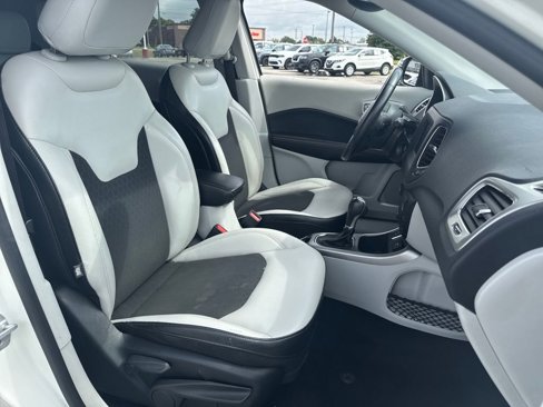 Used 2018 Jeep Compass Latitude w/ Popular Equipment Group image 13