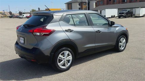 Used 2020 Nissan Kicks S image 8