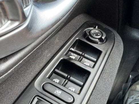 Used 2020 Jeep Renegade Latitude image 21