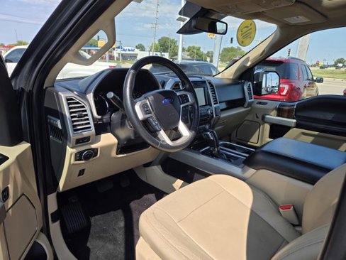 Used 2015 Ford F150 Lariat w/ Equipment Group 502A Luxury image 2