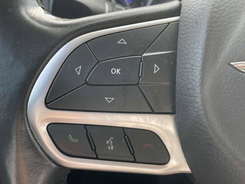 Used 2019 Chrysler 300 Touring L w/ Quick Order Package 22F image 5