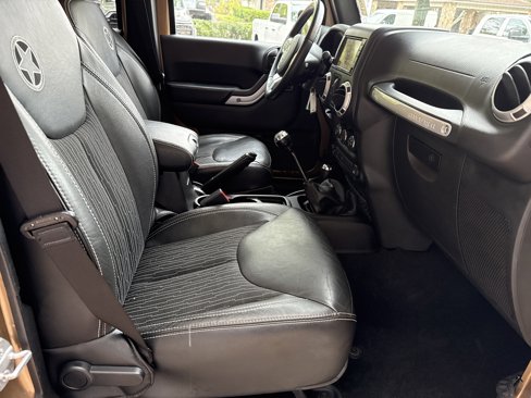 Used 2015 Jeep Wrangler Unlimited Sport image 15