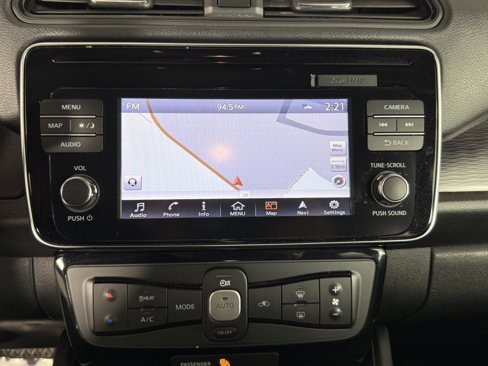 Used 2018 Nissan Leaf SV w/ SV Technology Package image 21