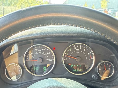 Used 2018 Jeep Wrangler Sport image 15
