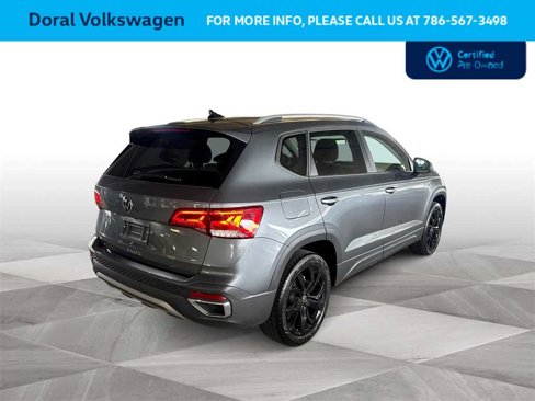Used 2022 Volkswagen Taos SE w/ Panoramic Sunroof Package image 8