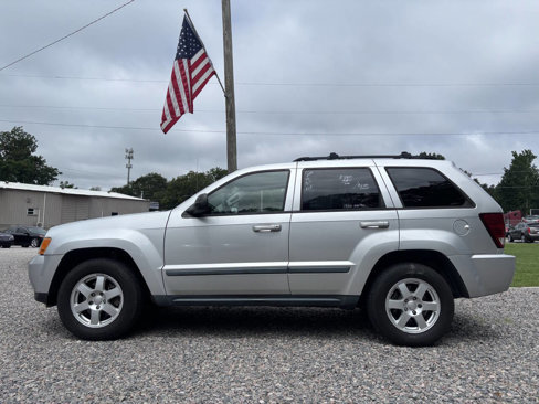 Used 2009 Jeep Grand Cherokee Laredo w/ Sun/Sound Group image 1