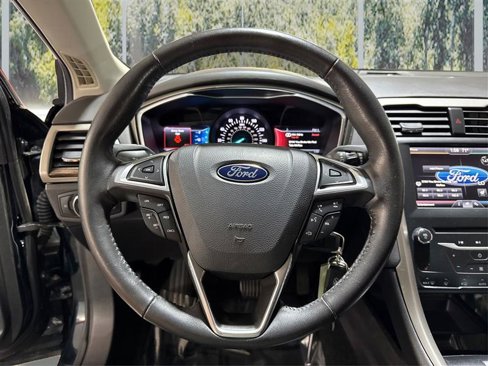 Used 2014 Ford Fusion SE w/ Equipment Group 202A image 18
