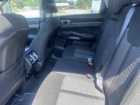 Used 2021 Kia Sorento LX image 2
