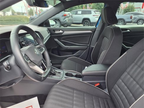 Used 2024 Volkswagen Jetta Sport image 5