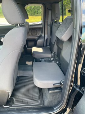 Used 2017 Toyota Tacoma TRD Sport image 35