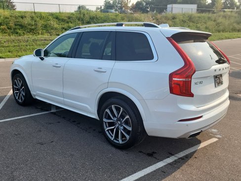 Used 2019 Volvo XC90 T6 Momentum image 4