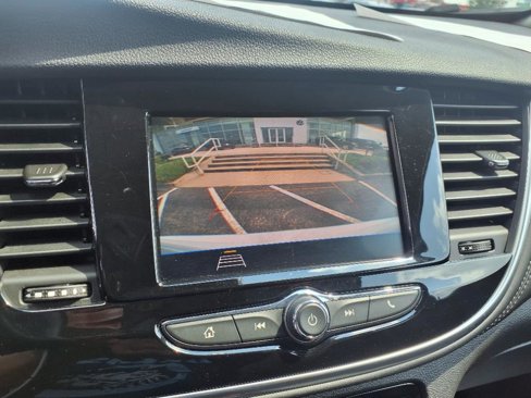 Used 2022 Buick Encore Preferred w/ Safety Package image 17