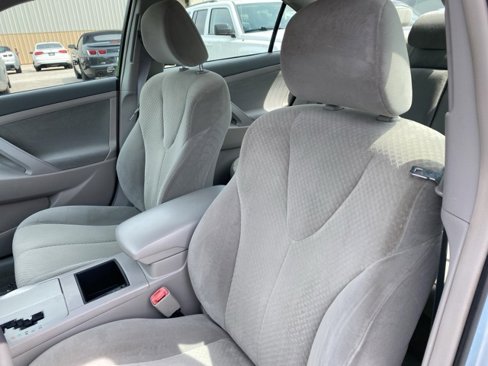 Used 2009 Toyota Camry LE image 10
