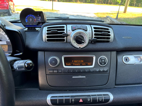 Used 2015 smart fortwo pure image 13