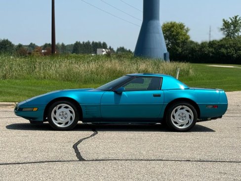 Used 1992 Chevrolet Corvette Convertible image 3