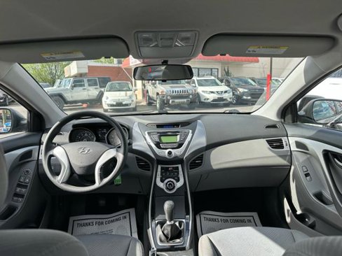Used 2012 Hyundai Elantra GLS image 18