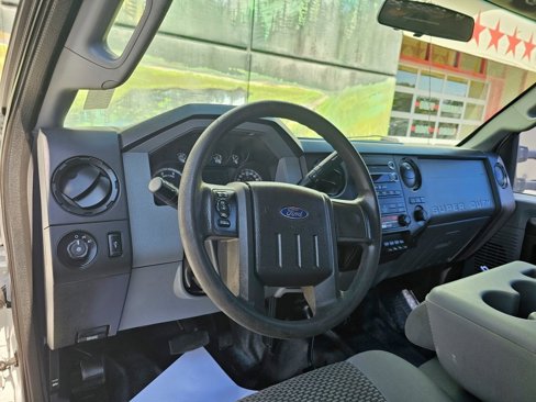 Used 2014 Ford F550 4x4 SuperCab Super Duty image 7