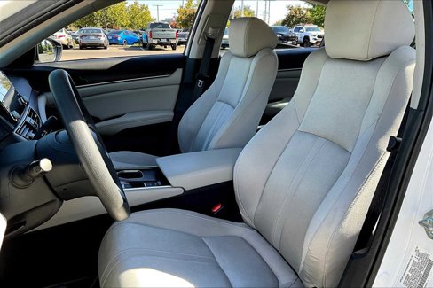 Used 2018 Honda Accord EX image 7