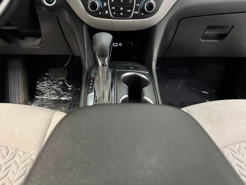 Used 2024 Chevrolet Equinox LT image 38