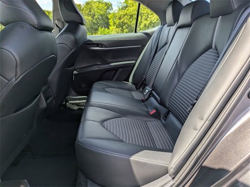 Used 2024 Toyota Camry SE image 13