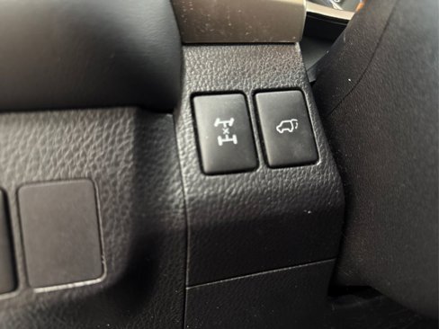 Used 2015 Toyota RAV4 Limited image 34
