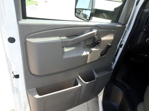Used 2017 Chevrolet Express 3500 image 19