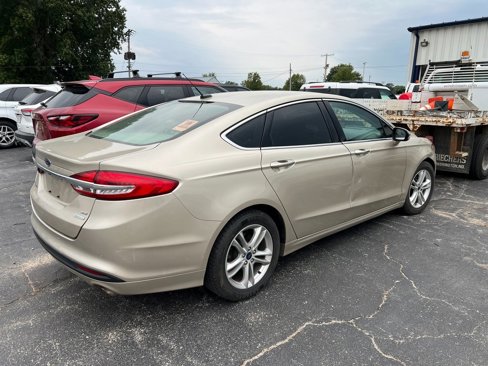 Used 2018 Ford Fusion SE w/ Fusion SE Technology Package image 5