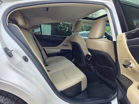 Used 2021 Lexus ES 350 w/ Premium Package image 30