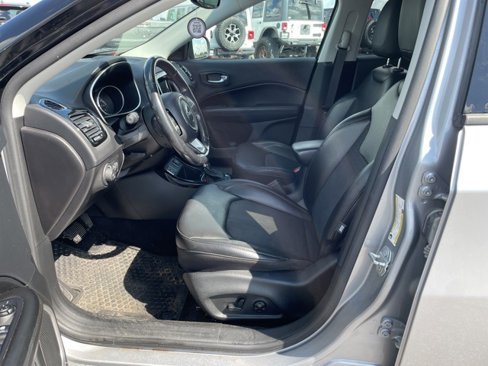 Used 2019 Jeep Compass Altitude image 11