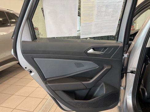 Used 2025 Volkswagen Jetta SE image 15
