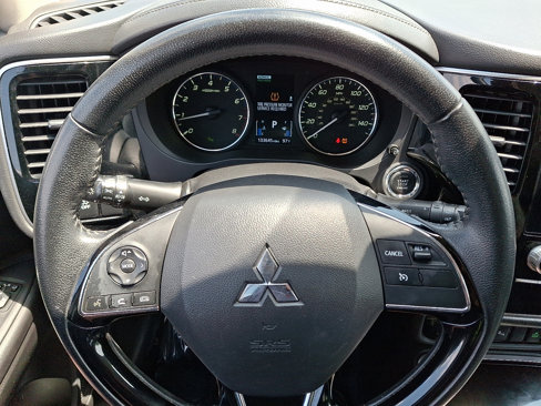 Used 2020 Mitsubishi Outlander ES image 18