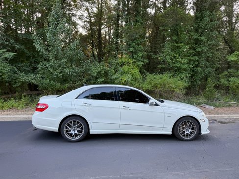 Used 2012 Mercedes-Benz E 550 4MATIC Sedan image 5