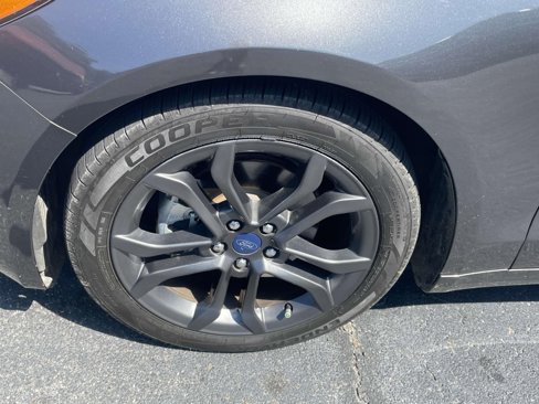 Used 2018 Ford Fusion SE w/ Equipment Group 201A image 10