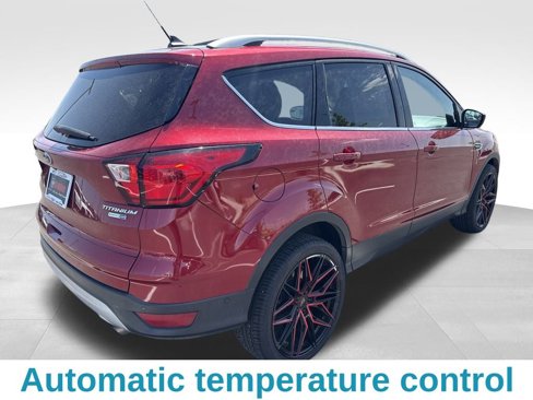 Used 2019 Ford Escape Titanium image 7