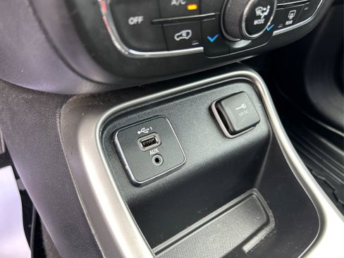 Used 2021 Jeep Compass Latitude w/ Sun and Sound Group image 25