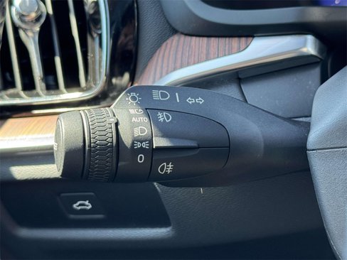 Certified 2024 Volvo V60 B5 Cross Country Plus image 20