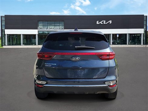 Certified 2022 Kia Sportage LX image 4