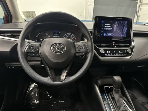 Used 2023 Toyota Corolla LE w/ LE Convenience Package image 5
