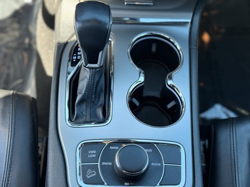 Used 2020 Jeep Grand Cherokee Limited image 18