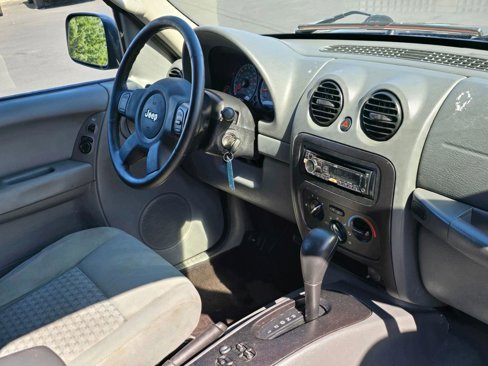 Used 2006 Jeep Liberty Sport image 11