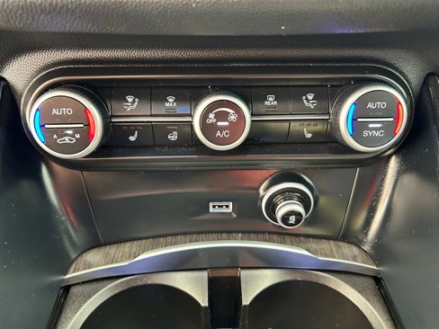 Used 2021 Alfa Romeo Stelvio Ti w/ Nero Edizione image 35