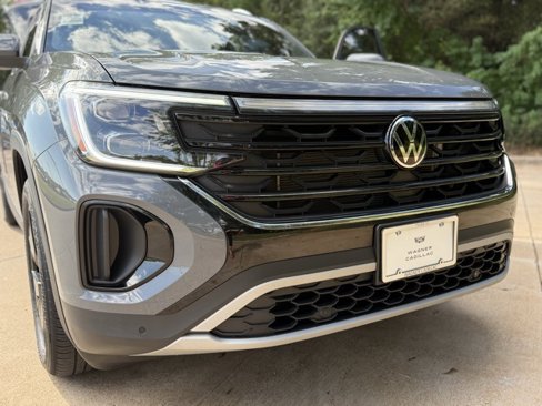 Used 2024 Volkswagen Atlas Cross Sport SE image 23